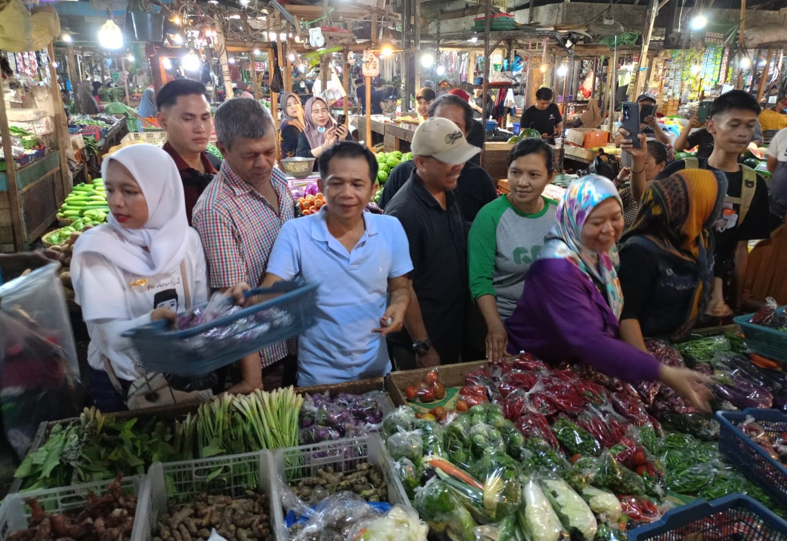 Pedagang Minta Om Zein Ubah Pasar Rebo Jadi Pusat Pasar Budaya Penunjang Pariwisata